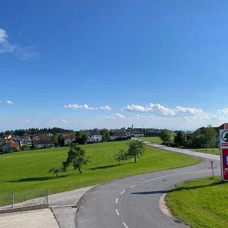 Wohnung City Nord Mit Balkon Herzogsdorf ภายนอก รูปภาพ
