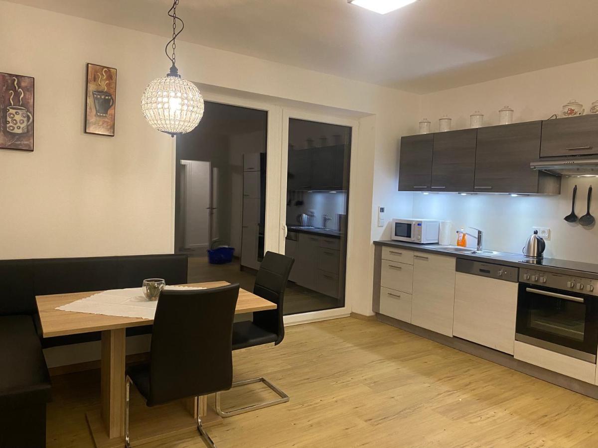 Wohnung City Nord Mit Balkon Herzogsdorf ภายนอก รูปภาพ