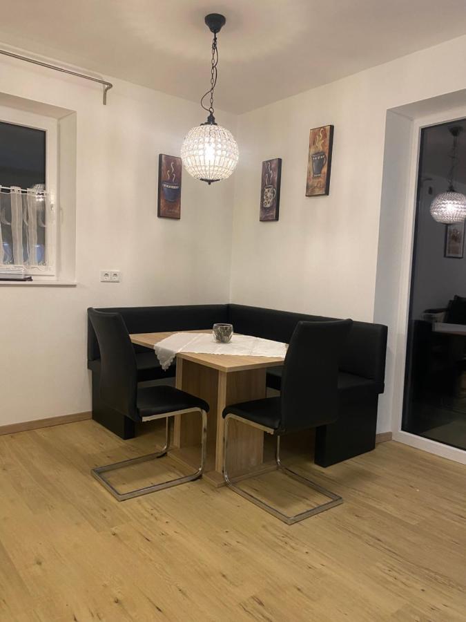 Wohnung City Nord Mit Balkon Herzogsdorf ภายนอก รูปภาพ