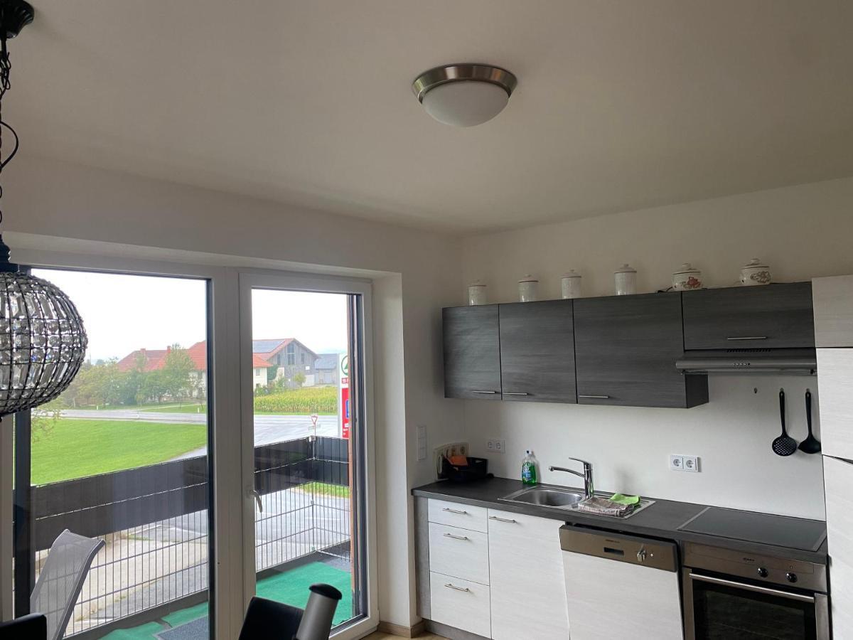 Wohnung City Nord Mit Balkon Herzogsdorf ภายนอก รูปภาพ